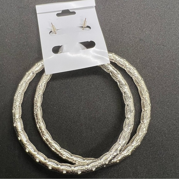 2 pairs Earrings set Large Hoops NEW - Picture 3 of 5